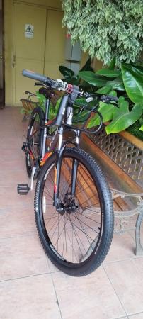 BICICLETA TREK MARLIN 5 + CANDADO+PORTADOR AL AUTO