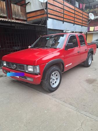 NISSAN D21 