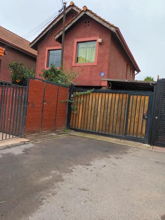 SE ARRIENDA CASA 