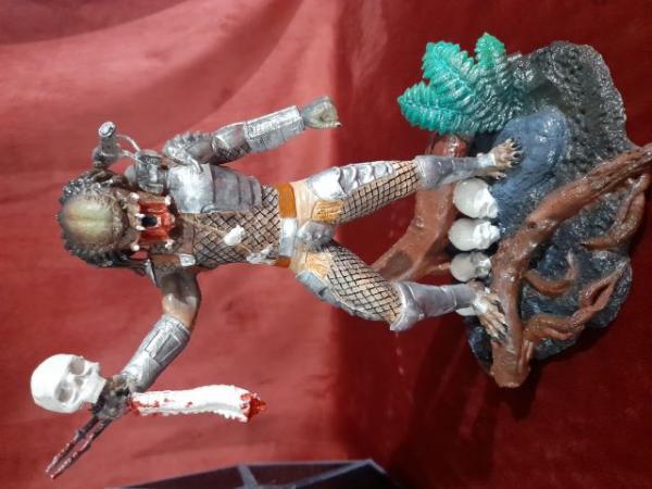 FIGURA DEPREDADOR