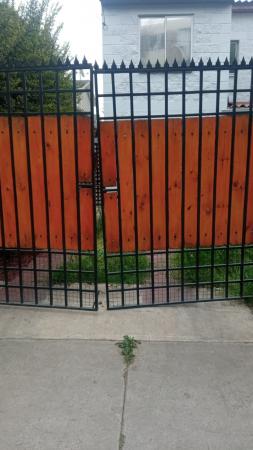 SE ARRIENDA CASA