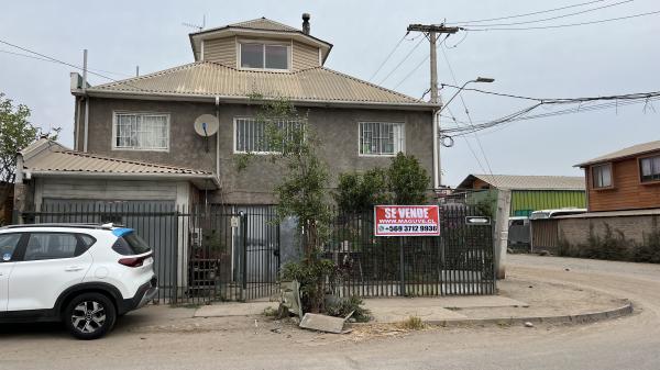 SE VENDE CASA 3 PISOS SOLO EFECTIVO EN P. HURTADO