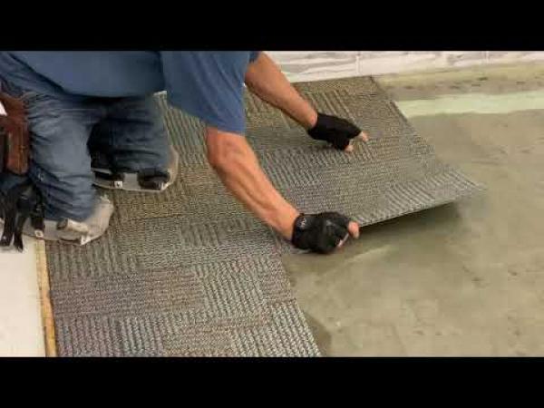 MAESTRO INSTALACIÓN DE ALFOMBRAS 