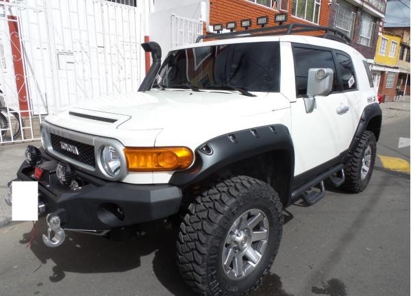 TOYOTA FJ CRUISER 4.0 V6 MT 2015