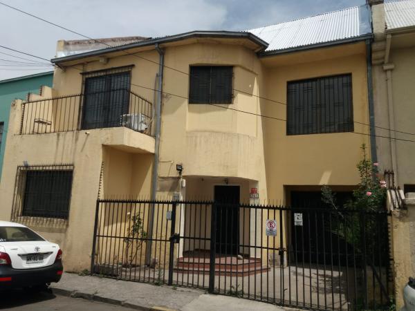 METRO STA ISABEL CASA 4PRIVADOS 2EST