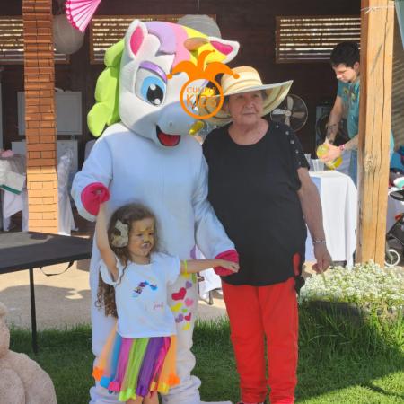 DISFRUTA CON TU HIJA UN DIA FELIZ AL LADO DEL PONY