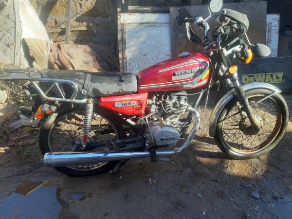 VENDO MOTO PARA DESARME O REPUESTOS