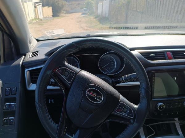 JAC T8 