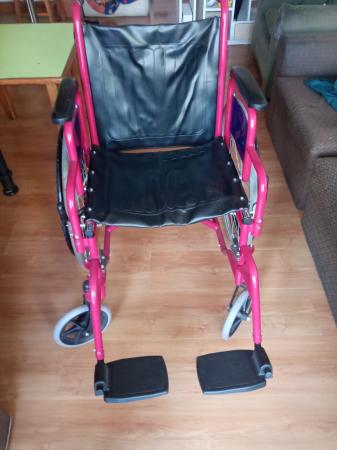 SILLA DE RUEDAS PLEGABLE ,HASTA 120K,CON FRENO 