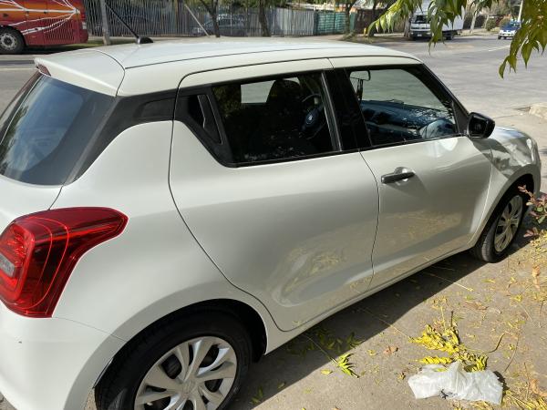 VENDO SUZUKI SWIFT 30.000 KMS ÚNICA DUEÑA