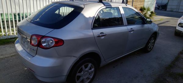 AUTOMÓVIL BYD AÑO 2012
