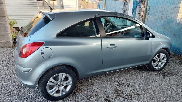 VENDO OPEL CORSA ENJOY 1.4 AÑO 2013