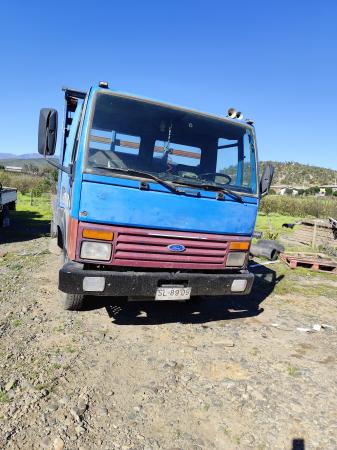 VENDO CAMIÓN FORD 814