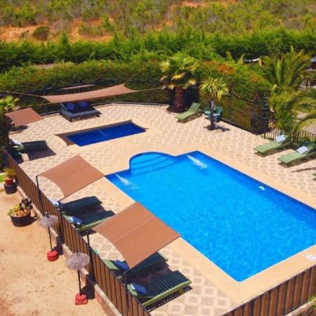 TINAS CALIENTES, SAUNA, ALOJAMIENTO 
