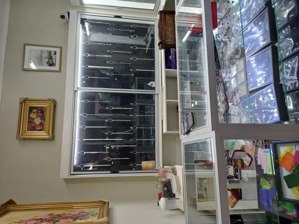 SE VENDE LOCAL DE JOYERÍA 