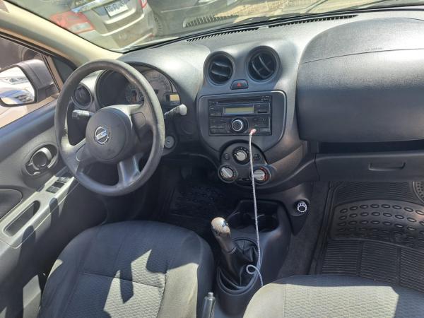 SE VENDE NISSAN MARCH AÑO 2015