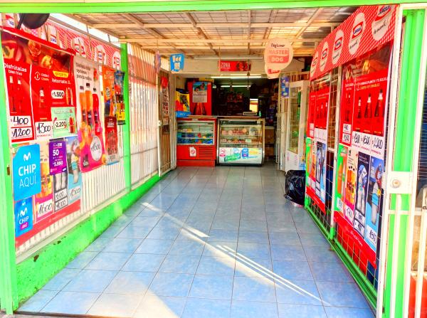 CASA CON LOCAL COMERCIAL