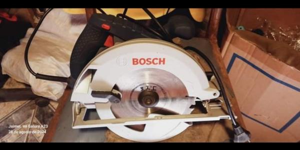 SIERRA CIRCULAR MARCA BOSH 2000
