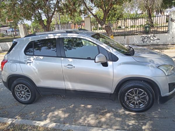 VENDO CHEVROLET TRACKER LS 2014