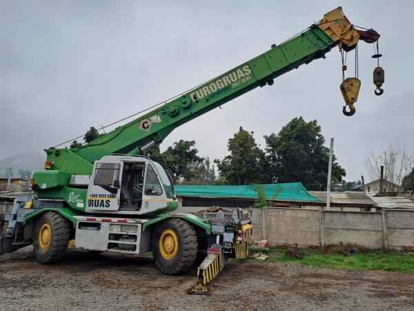 VENDO GRUA