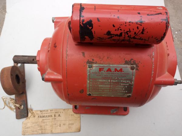 MOTOR ELÉCTRICO 220 V  1,5 HP  1.425 RPM MONOFÁSICO