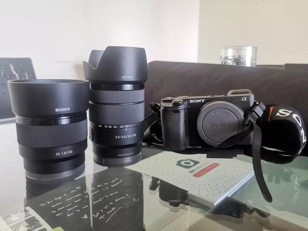 KIT CÁMARA SONY A6400 + BOLSO + TRÍPODE