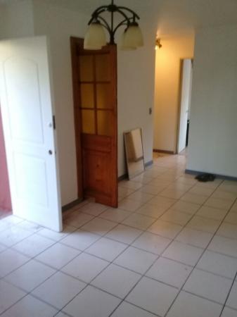 VENDO CASA 1 PISO, 3 DORM. OPORTUNIDAD