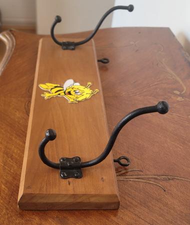 PERCHA DECORATIVA EN MADERA NATIVA
