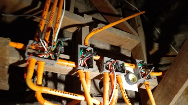 TRABAJOS ELÉCTRICOS 