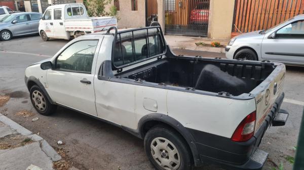 VENDO CAMIONETA FIAT STRADA TREKKING 1.8