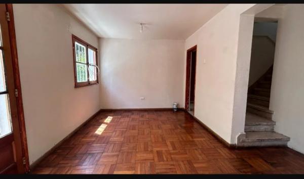 ARRIENDO CASA EN PASAJE CERRADO, AV. OSSA .