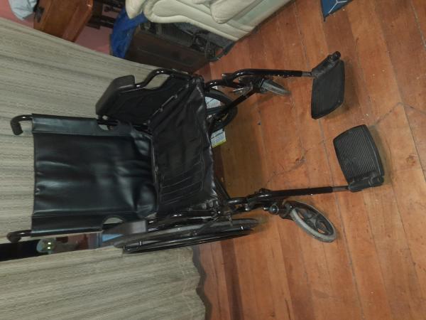 SILLA RUEDAS DISCAPACITADO 