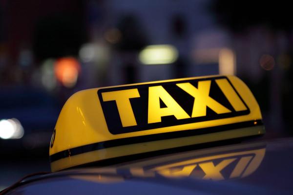 SE NECESITA CONDUCTOR TAXI BÁSICO A CARGO
