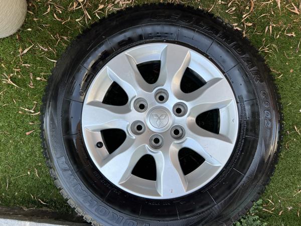 VENDO LLANTAS MONTERO CORTO 2019