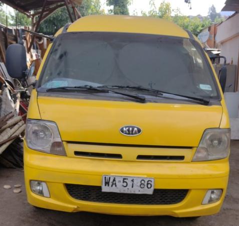 VENDO MINIBÚS KIA BESTA 3.0 2006 