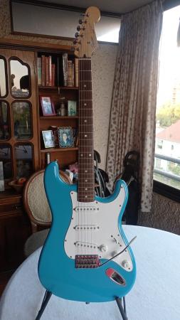  SQUIER BY FENDER STRATOCASTER