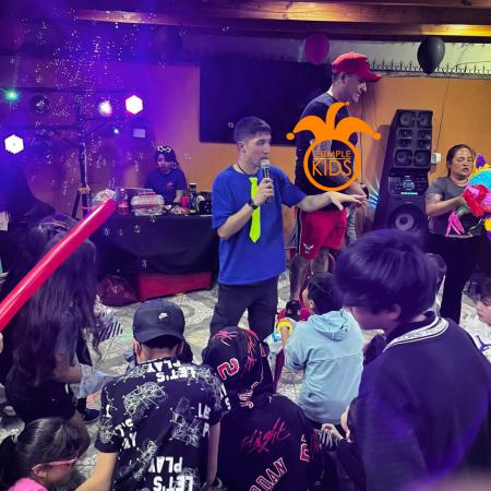 TU FIESTA SERÁ ÚNICA CON DISCO PEQUES