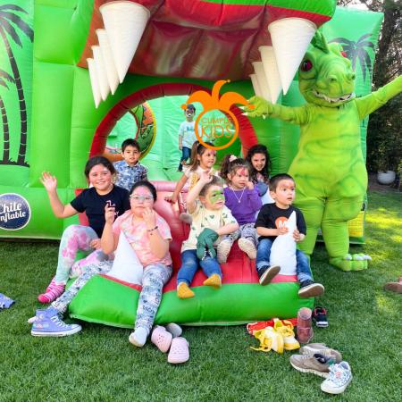 EL DINOSAURIO SALVAJE SE ESCAPÓ HACIA TU FIESTA??