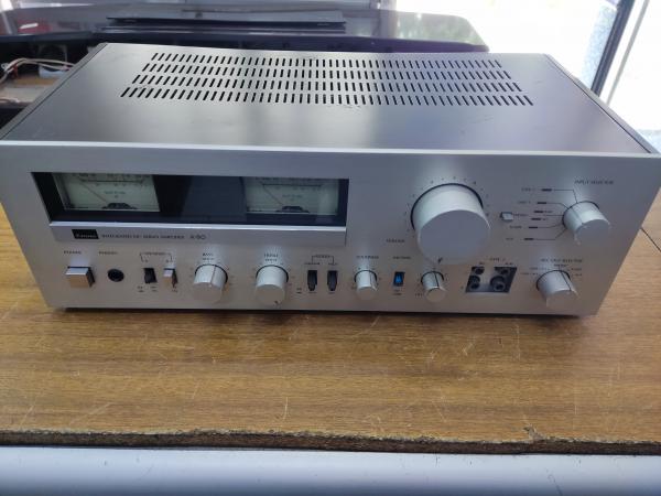 LINDO AMPILIFICADOR SANSUI A 80