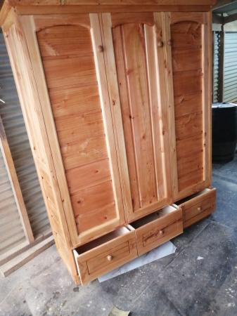 FABRICAMOS MUEBLES  ESPECIALMENTE EN MADERA NOBLE