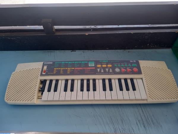 TECLADO MULTI EFECTO CASIO FUNCIONANDO CON DETALLE