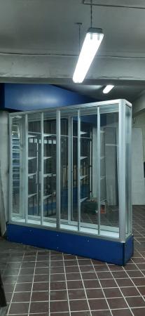 VENDO VITRINA ALUMINIO CASI NUEVA