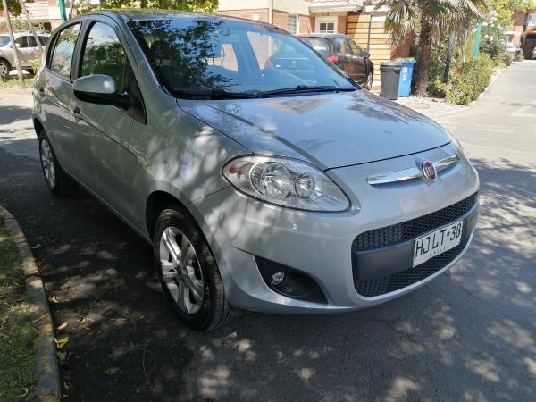 FIAT PALIO 2015 FULL ÚNICO DUEÑO SOLO 72.000 KMS