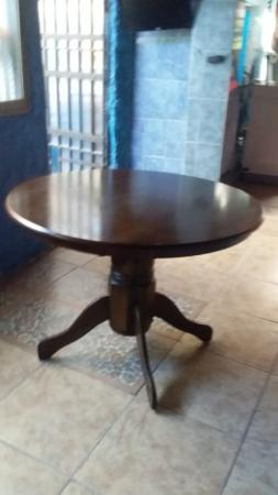 VENDO MESA DE COMEDOR 
