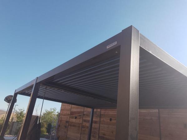 SE VENDE PÉRGOLA TERMO LUZ 