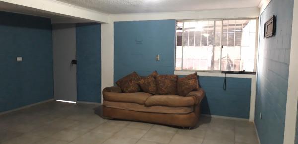 DEPARTAMENTO EN PRIMER PISO CON AMPLIO PATIO