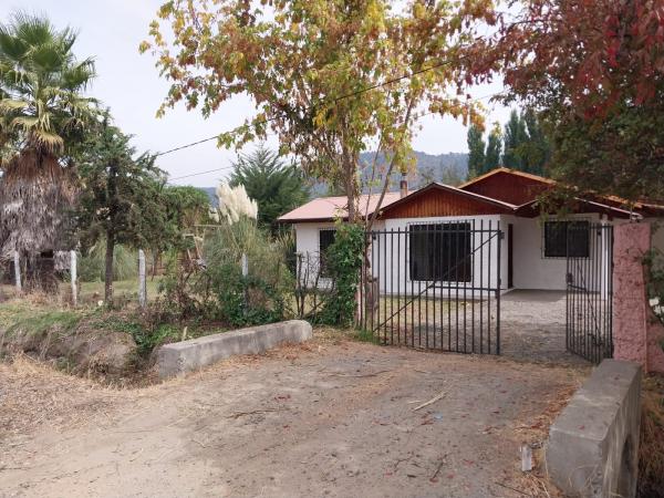 SE ARRIENDA CASA