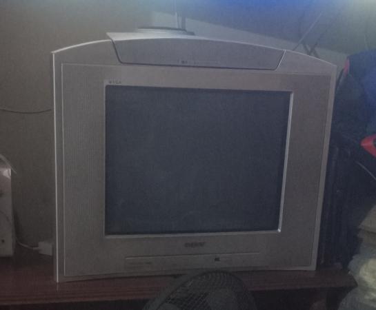 VENDO TELEVISOR SONY  