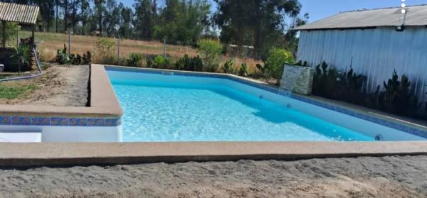 CONSTRUCCIÓN DE PISCINA DE HORMIGÓN 