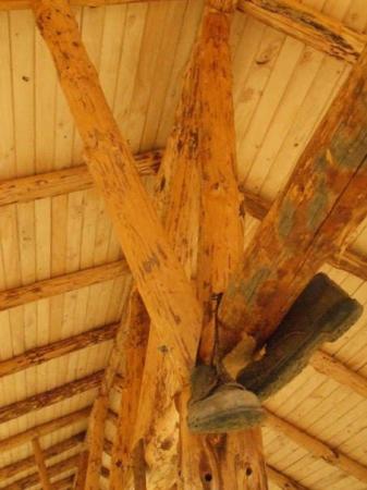 SE REALIZAN TRABAJOS DE CONSTRUCCIÓN, REMODELACIÓN